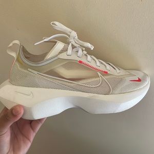 Women’s Nike vista light